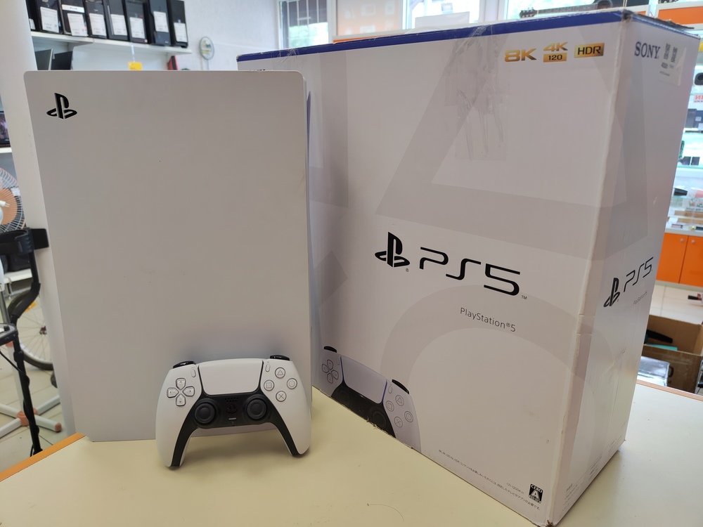 Игровая приставка PlayStation 5 825Gb (С дисководом)