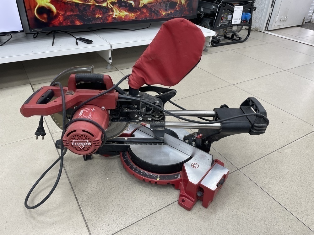 Торцовочная пила Elitech ПТ 1825К