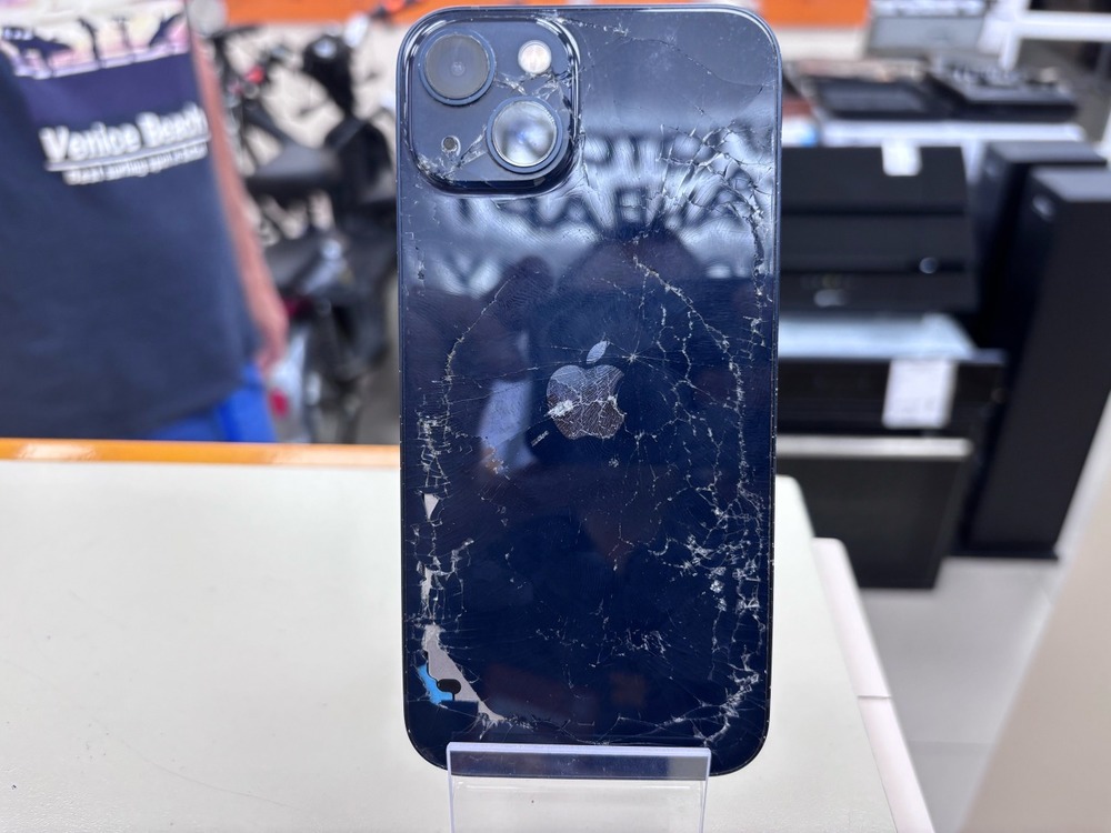 Смартфон Apple iPhone 13 128Gb