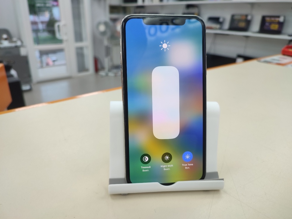 Смартфон Apple iPhone X 64Gb