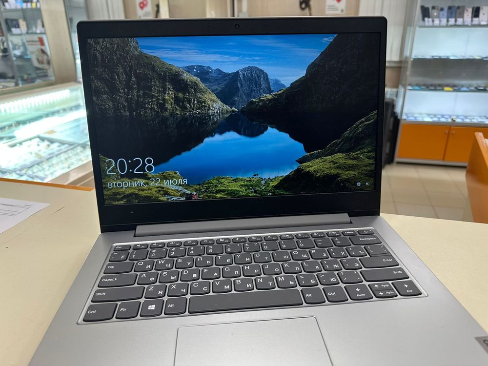 Ноутбук Lenovo; Silver 3050E, Radeon Vega 3, 4 Гб, 128 Гб, Нет