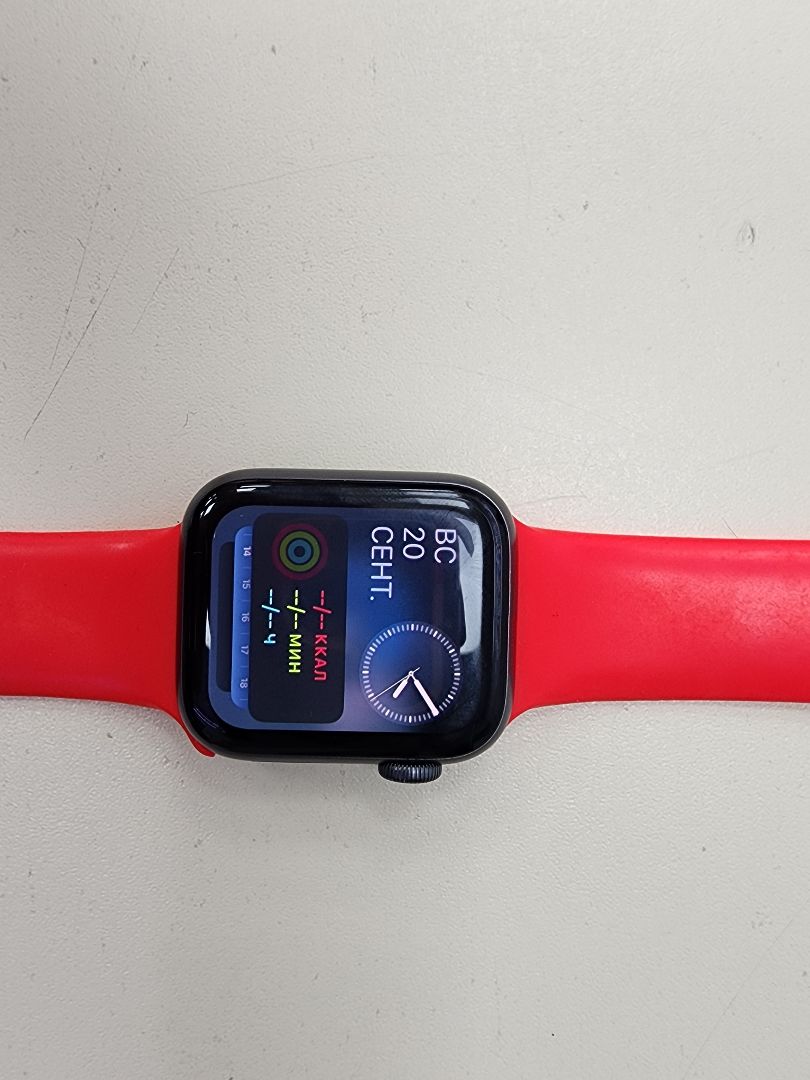 Смарт-часы Apple Watch Series 4 40 мм