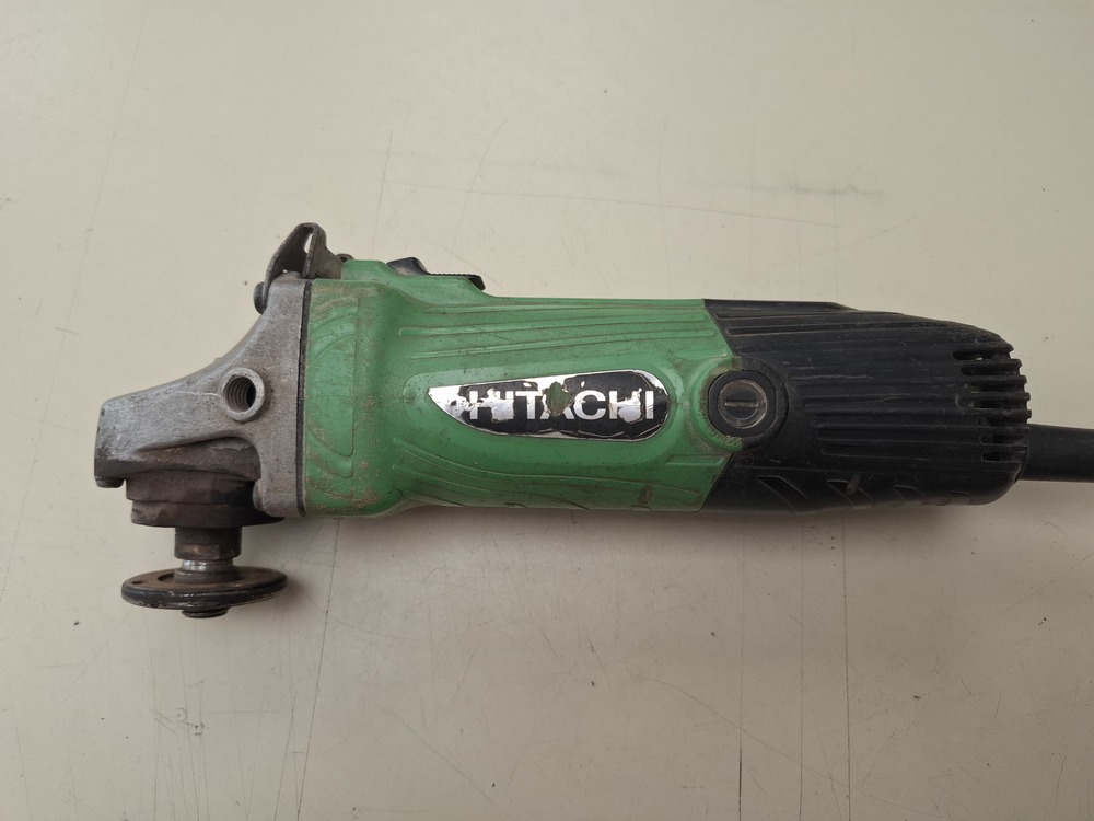 Угловая шлифмашина Hitachi G13SS