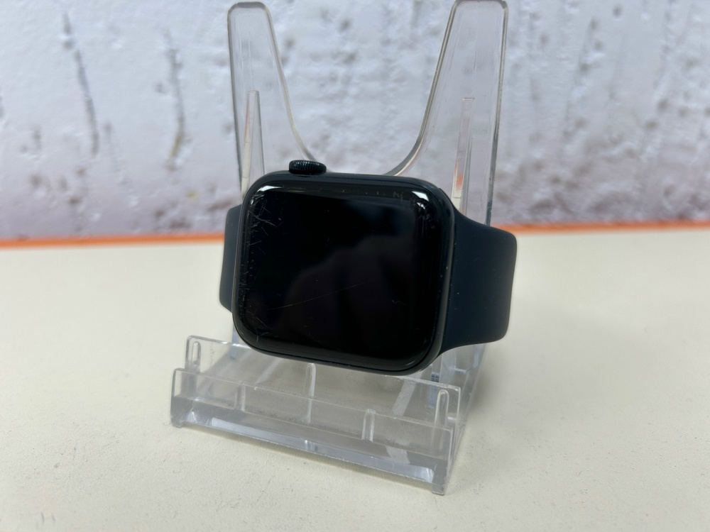 Смарт-часы Apple Watch SE 2022 44mm
