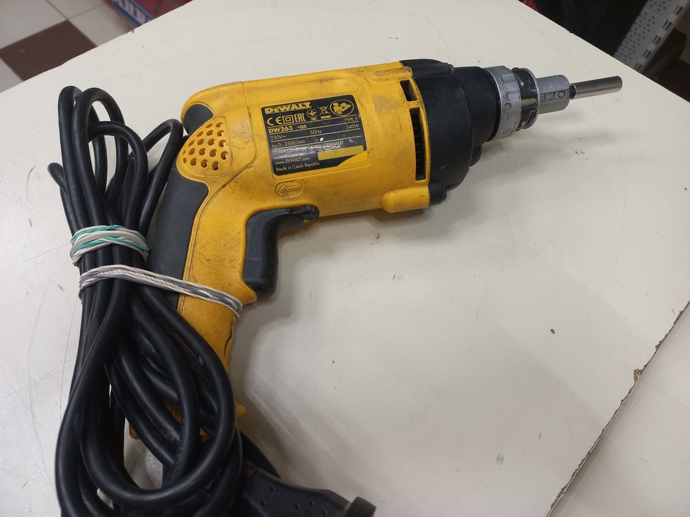 Шуруповерт Dewalt DW263