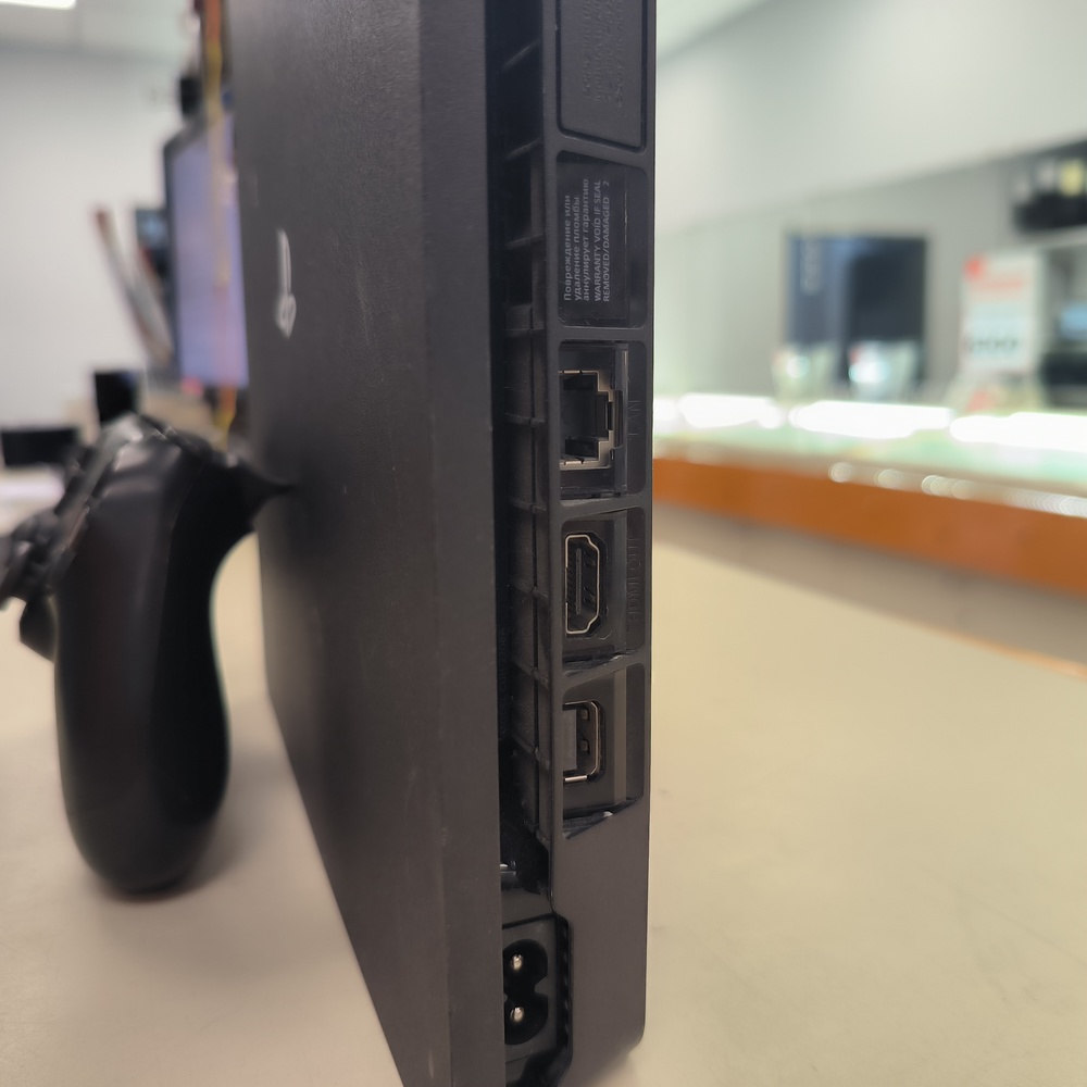 Игровая приставка PlayStation 4 Slim 500GB Игровая приставка PlayStation 4 Slim 500GB