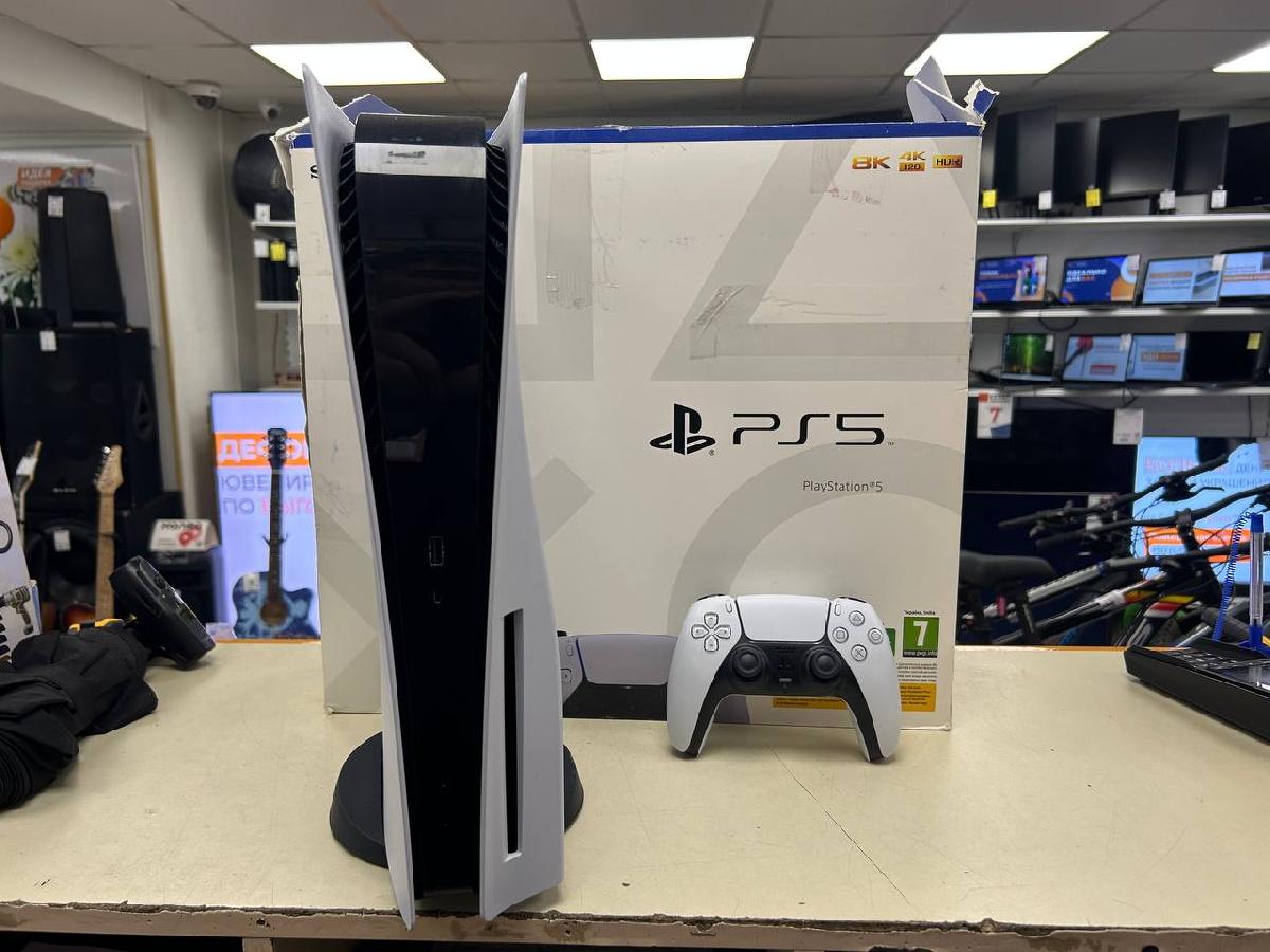 Игровая приставка PlayStation 5 825Gb (С дисководом)
