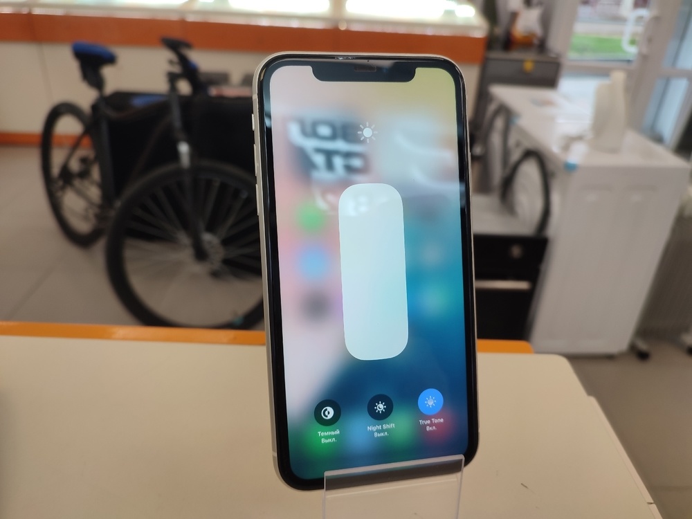 Смартфон Apple iPhone 11 64Gb