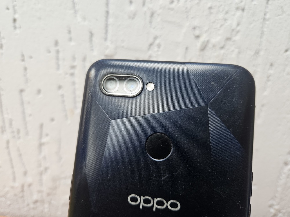 Смартфон Oppo A12