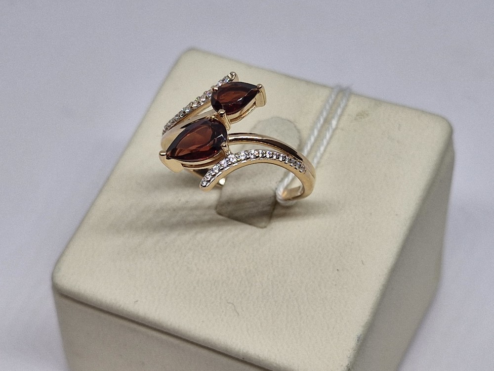 КОЛЬЦО С КАМНЯМИ (Au 585)