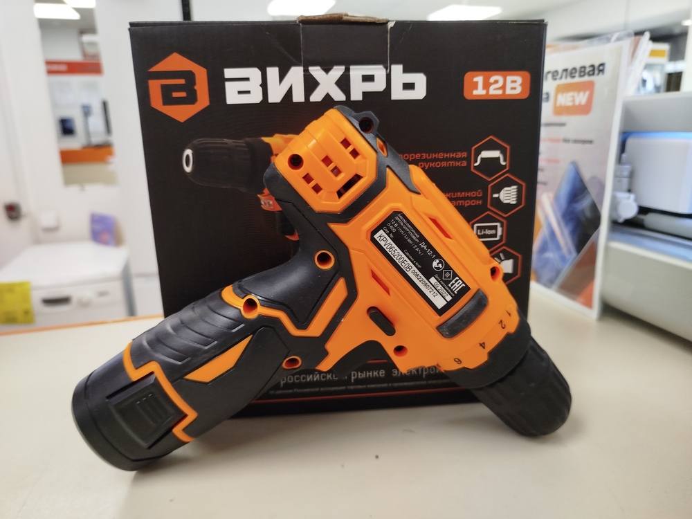Шуруповерт Вихрь ДА-12-1