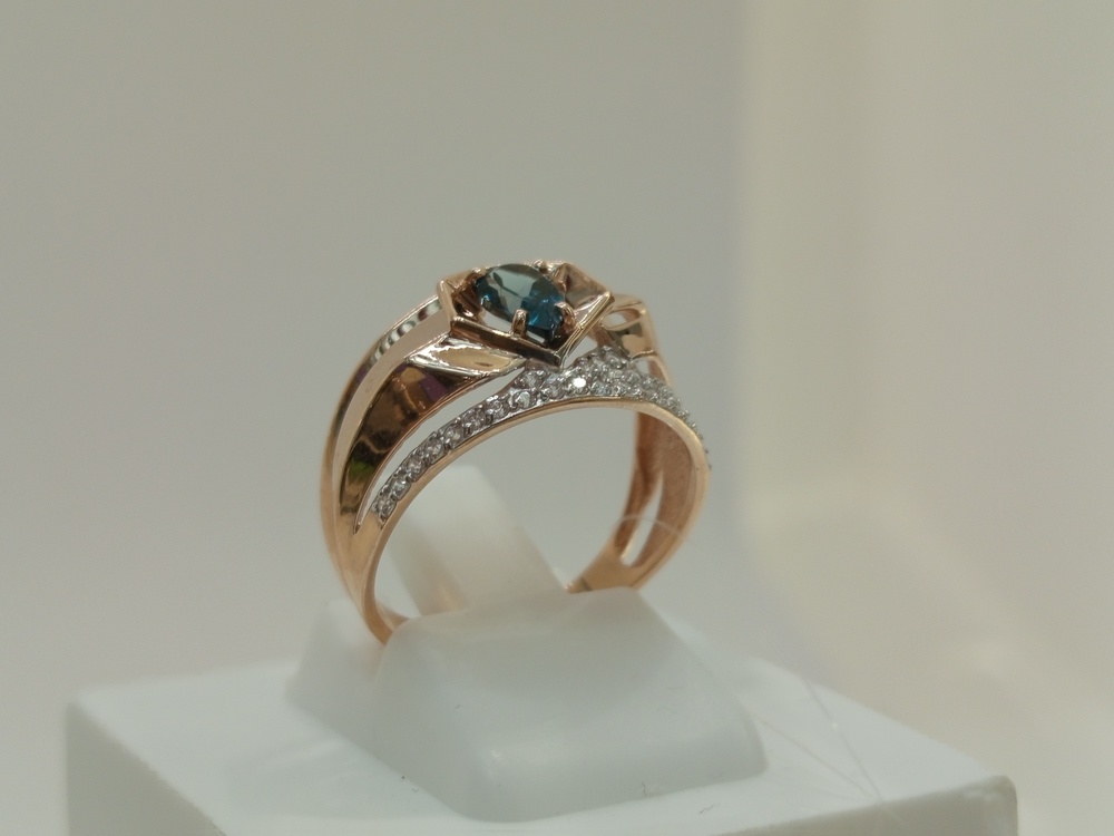 КОЛЬЦО ЛОНДОН ТОПАЗ с камнями (Au 585)