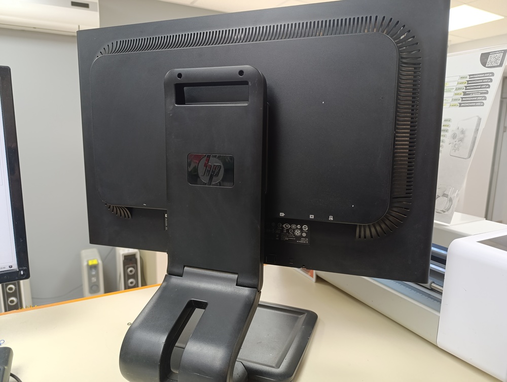 Монитор HP LA2405WG