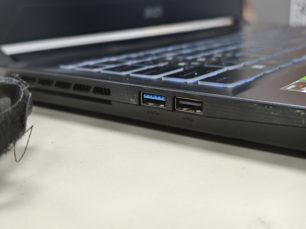 Ноутбук MSI Bravo 15 C7V; Ryzen 7 7735HS, GeForce RTX 4050, 16 Гб, 512 GB, Нет