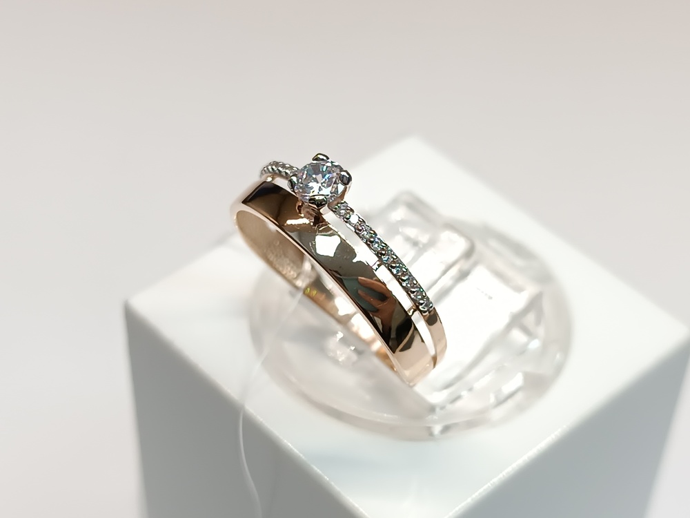 КОЛЬЦО С КАМНЯМИ (Au 585)