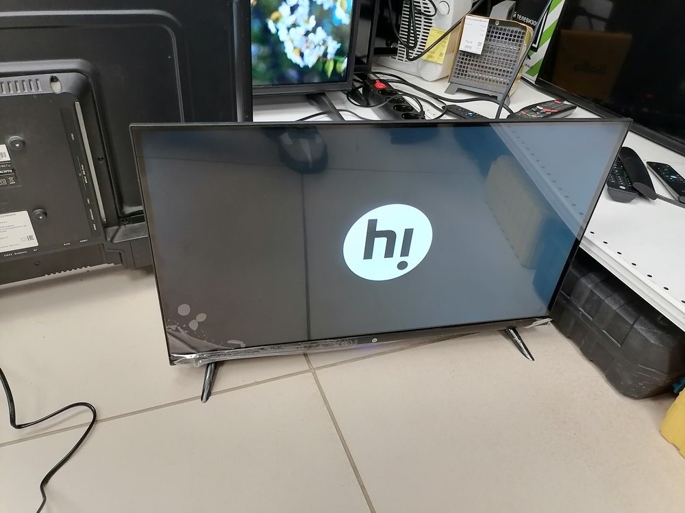 LED Телевизор HI RT-24H01FB