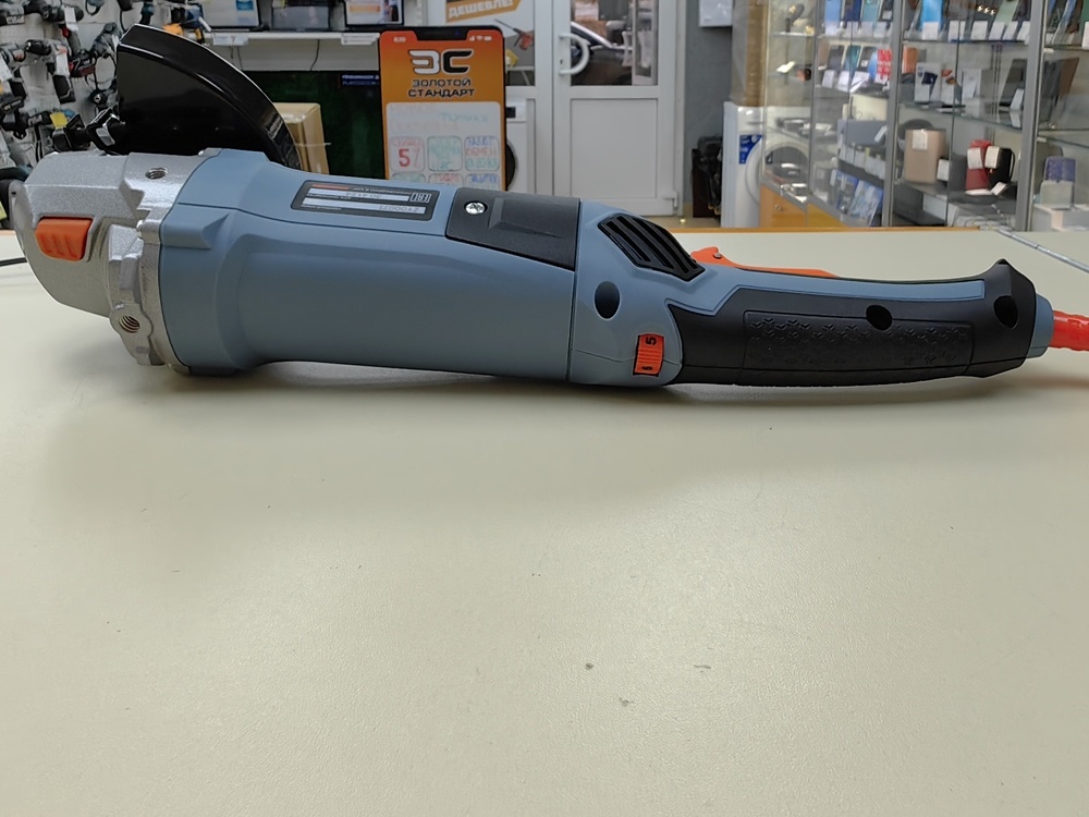 Угловая шлифмашина Электроприбор УШМ-125/1000Е