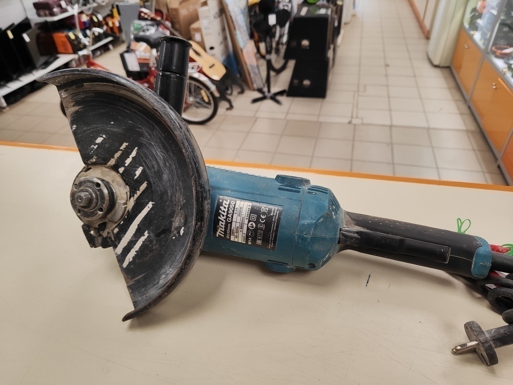 Угловая шлифмашина Makita GA9050