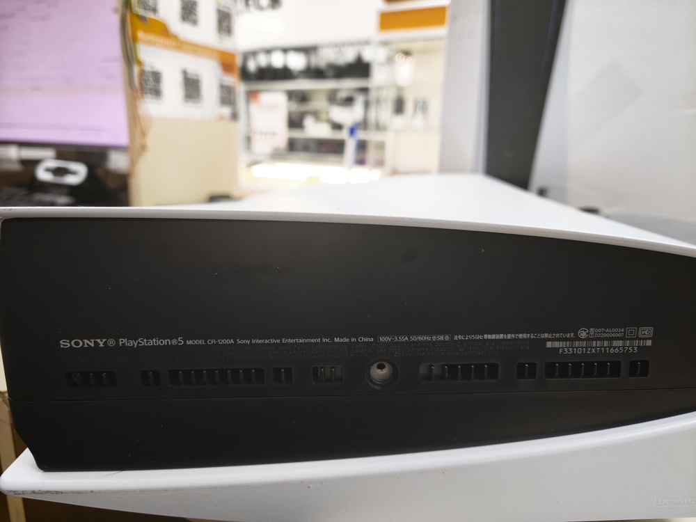 Игровая приставка PlayStation 5 825Gb (С дисководом)