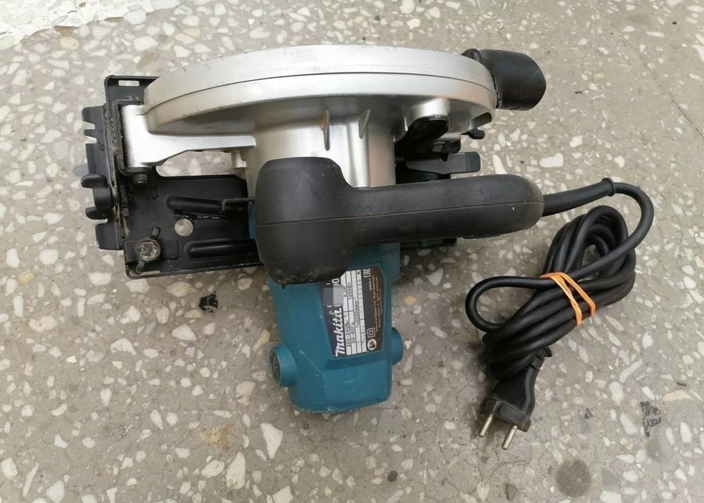 Торцовочная пила Makita HS7601