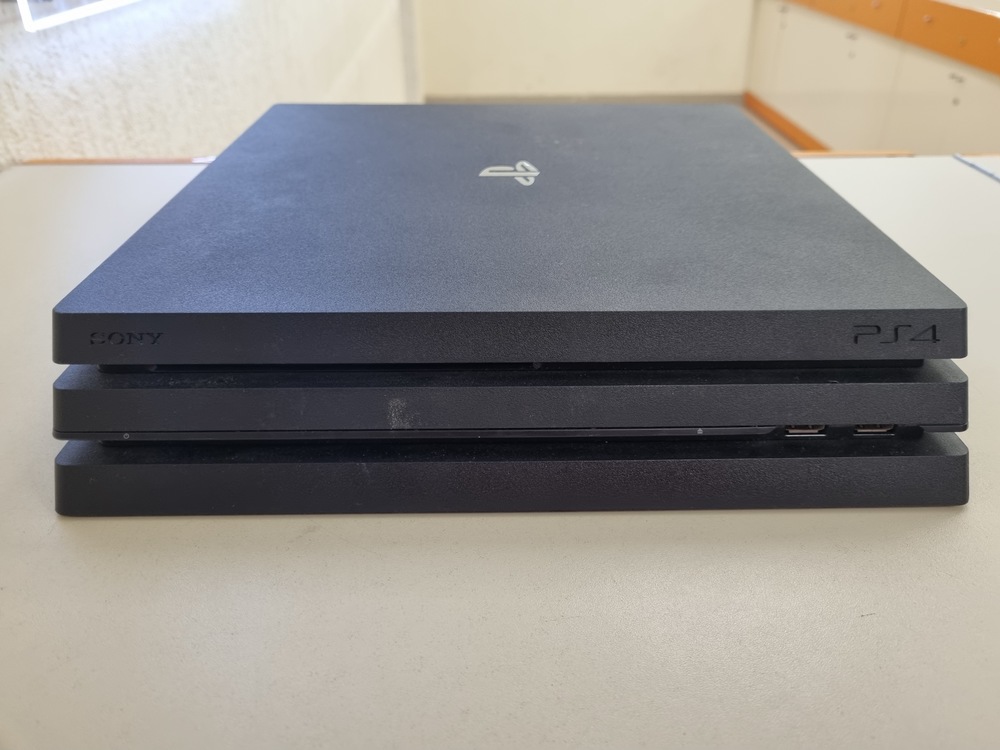 Игровая приставка PlayStation 4 Pro 1Tb