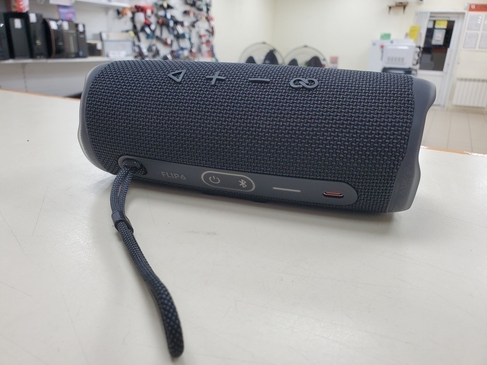Портативная акустика JBL Flip 6;