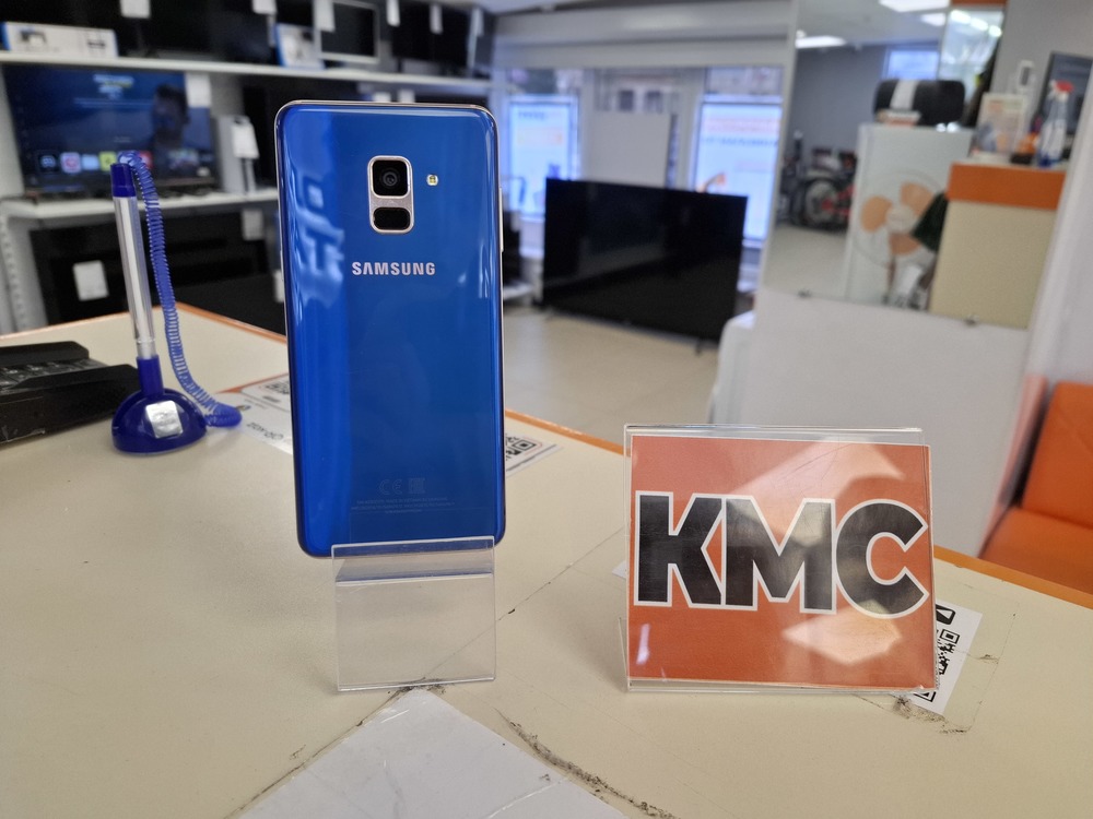 Смартфон Samsung Galaxy A8 2018 4/32