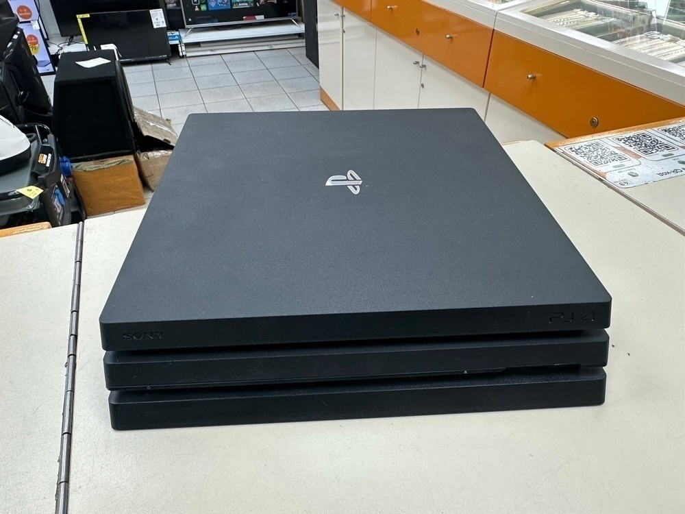 Игровая приставка PlayStation 4 Pro 1Tb