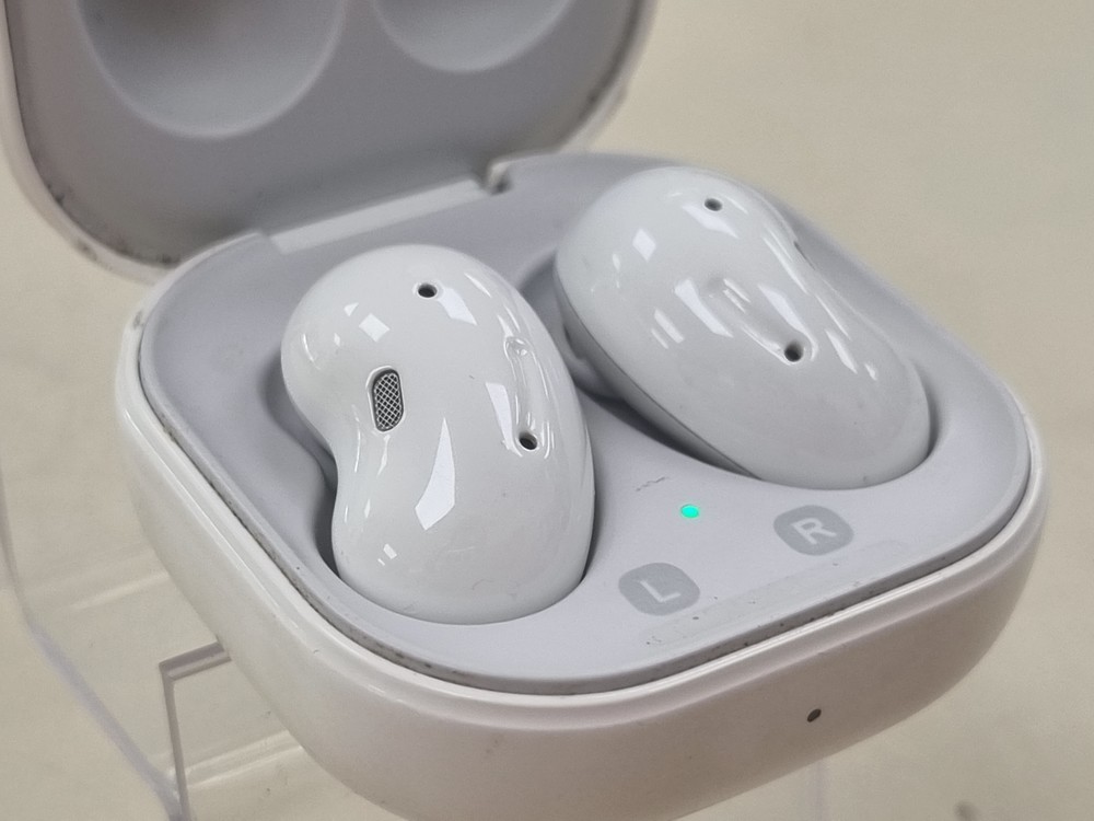 Наушники беспроводные Samsung Buds Live