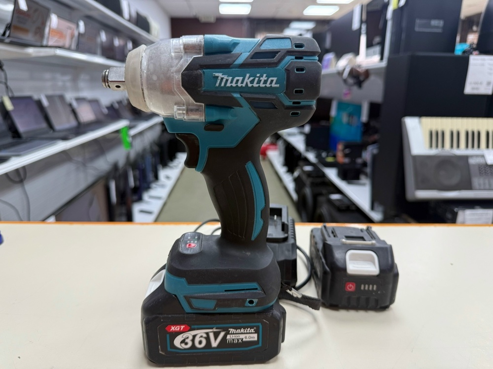 Гайковерт Makita DF330DWE