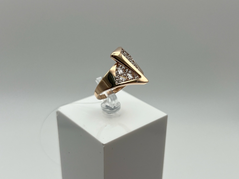 КОЛЬЦО С КАМНЯМИ (Au 585)