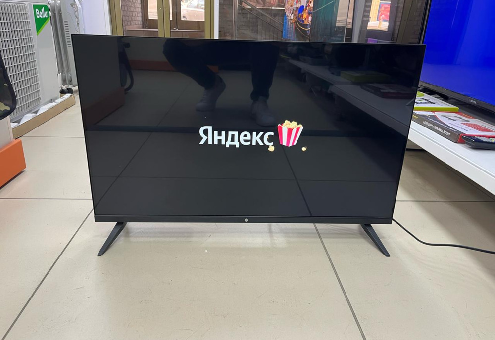 LED Телевизор HI RT-32F02FB