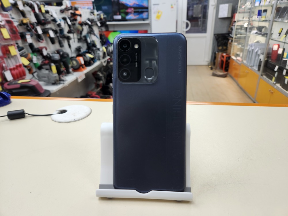 Смартфон Tecno Spark 8C 4/64