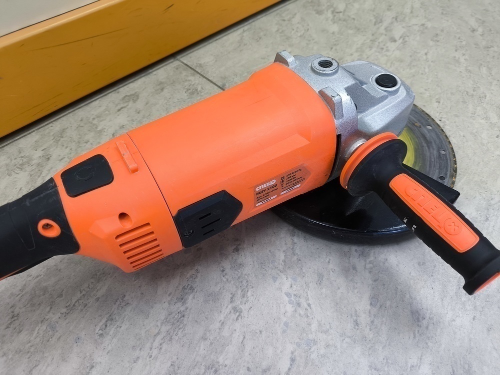 Угловая шлифмашина Спец БШУ-2100