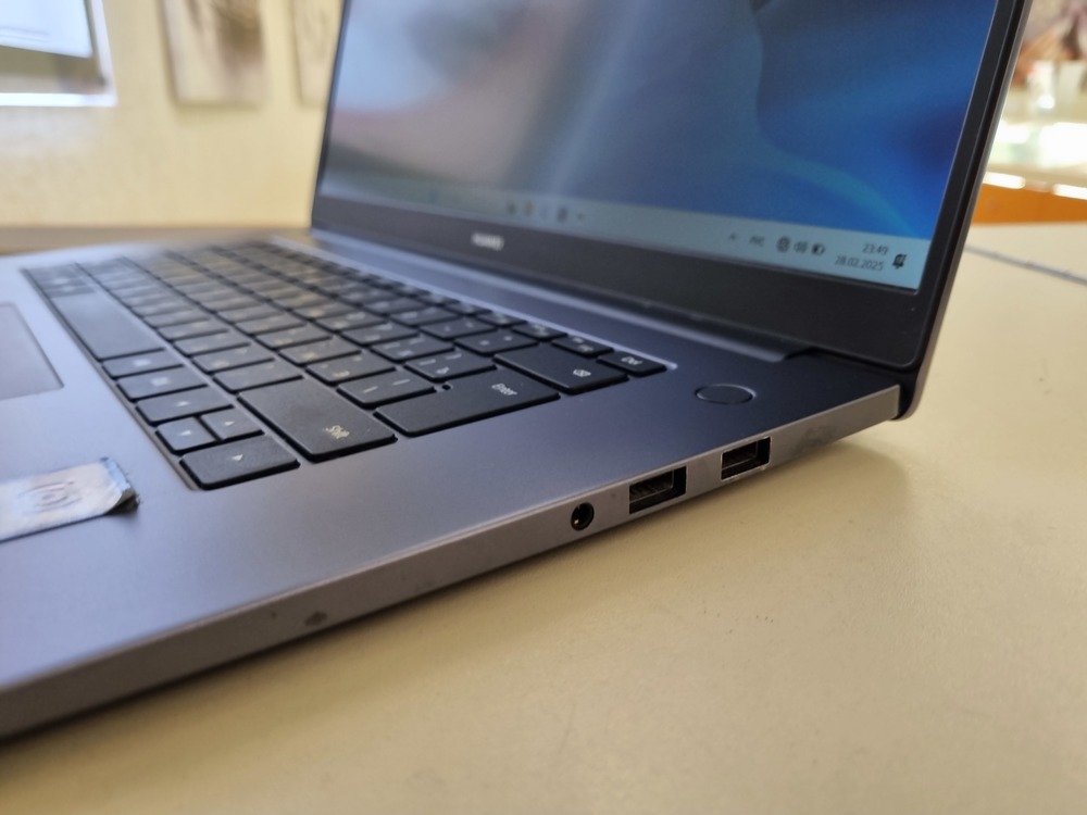 Ноутбук Huawei; I3-1115G4, Intel UHD Graphics, 8 Гб, 240 Гб, Нет