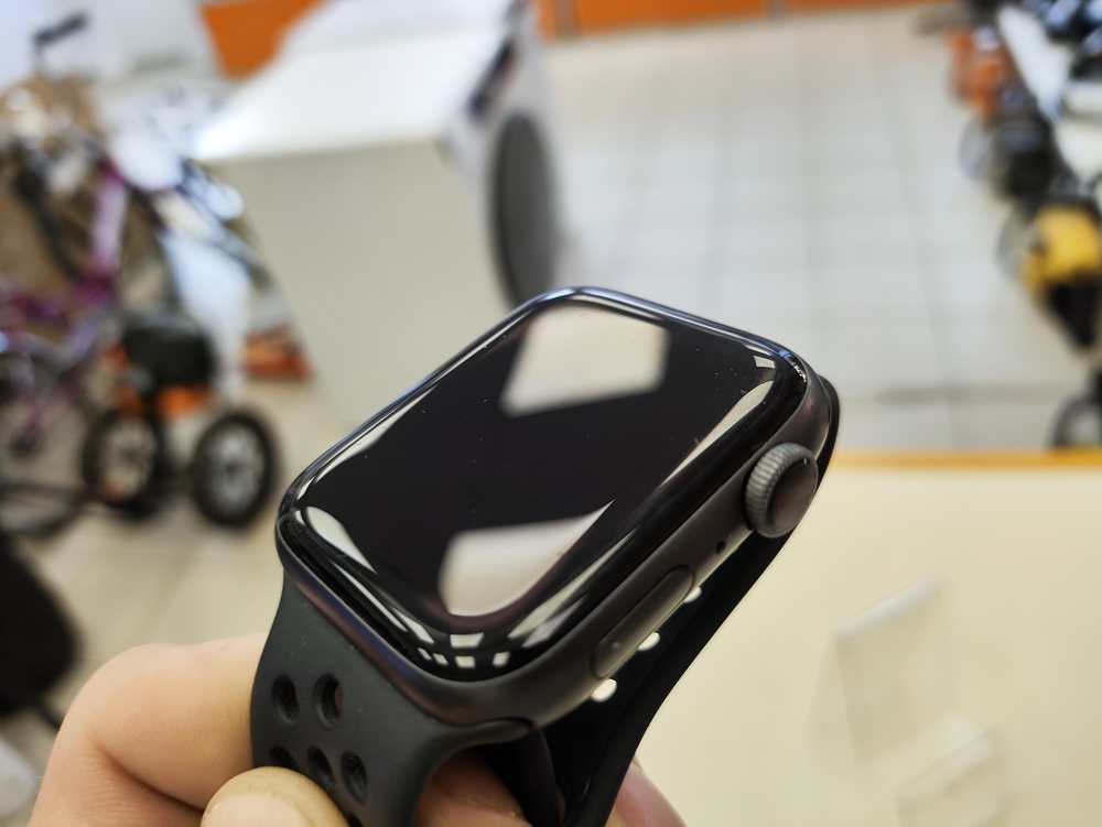 Смарт-часы Apple Watch Series 4 44 мм