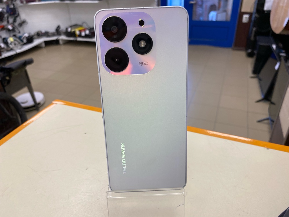 Смартфон Tecno Spark 10 Pro 4/128