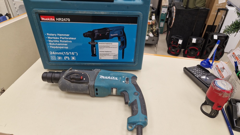 Перфоратор Makita HR 2470