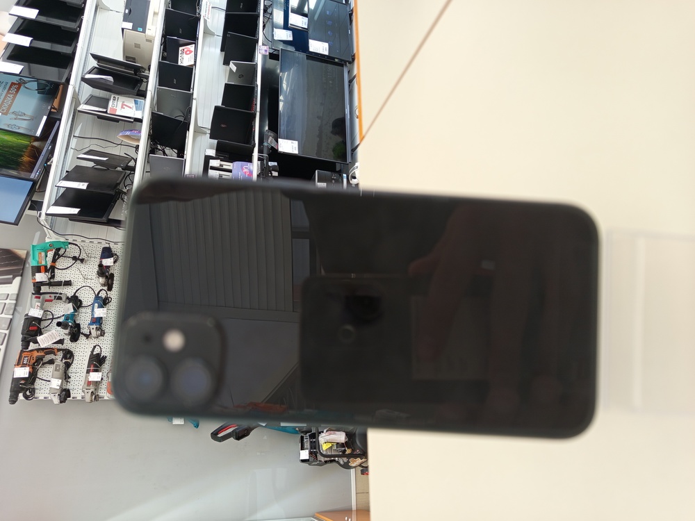 Смартфон Apple iPhone 11 64Gb