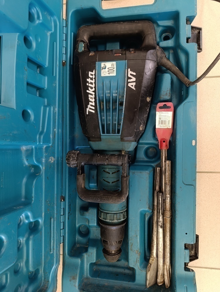 Отбойный молоток Makita HM1214