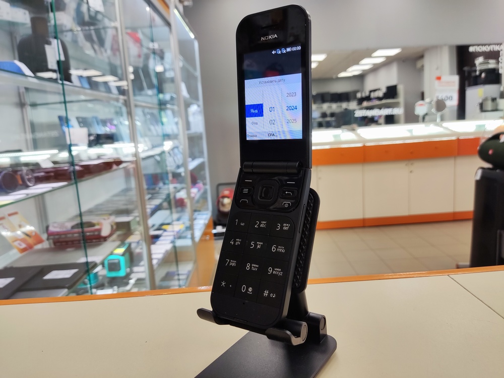 Мобильный телефон Nokia 2720 Flip