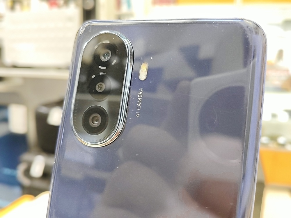 Смартфон Huawei Nova Y70 4/64 Gb