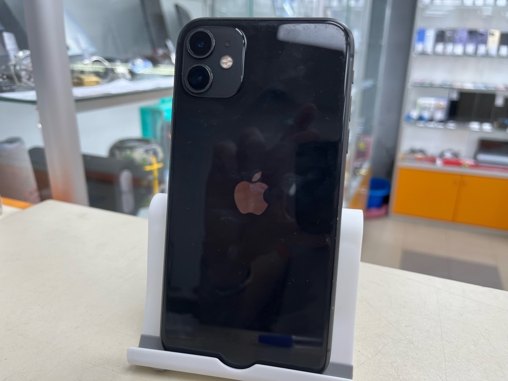 Смартфон Apple iPhone 11 64Gb