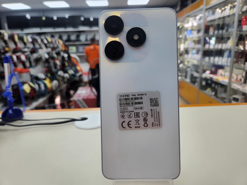 Смартфон Tecno Spark 10 4/128