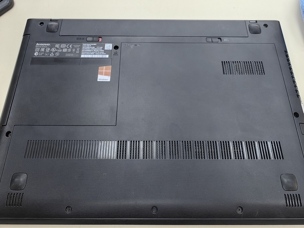 Ноутбук Lenovo; A10-7300, Radeon R6 series, 8 Гб, 240 Гб, Нет