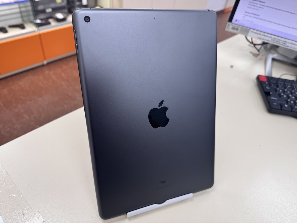 Планшет Apple iPad 9 64 ГБ (2021 A2602 (Wi-Fi)