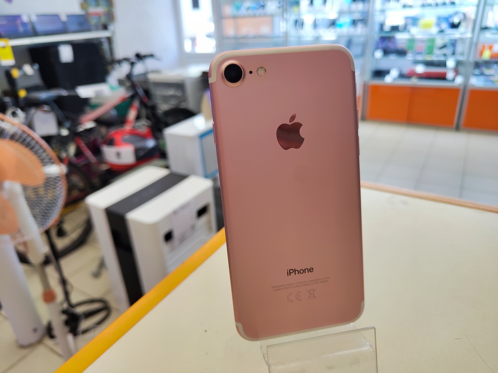 Смартфон Apple iPhone 7 32Gb