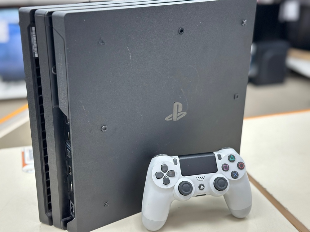 Игровая приставка PlayStation 4 Pro 1Tb