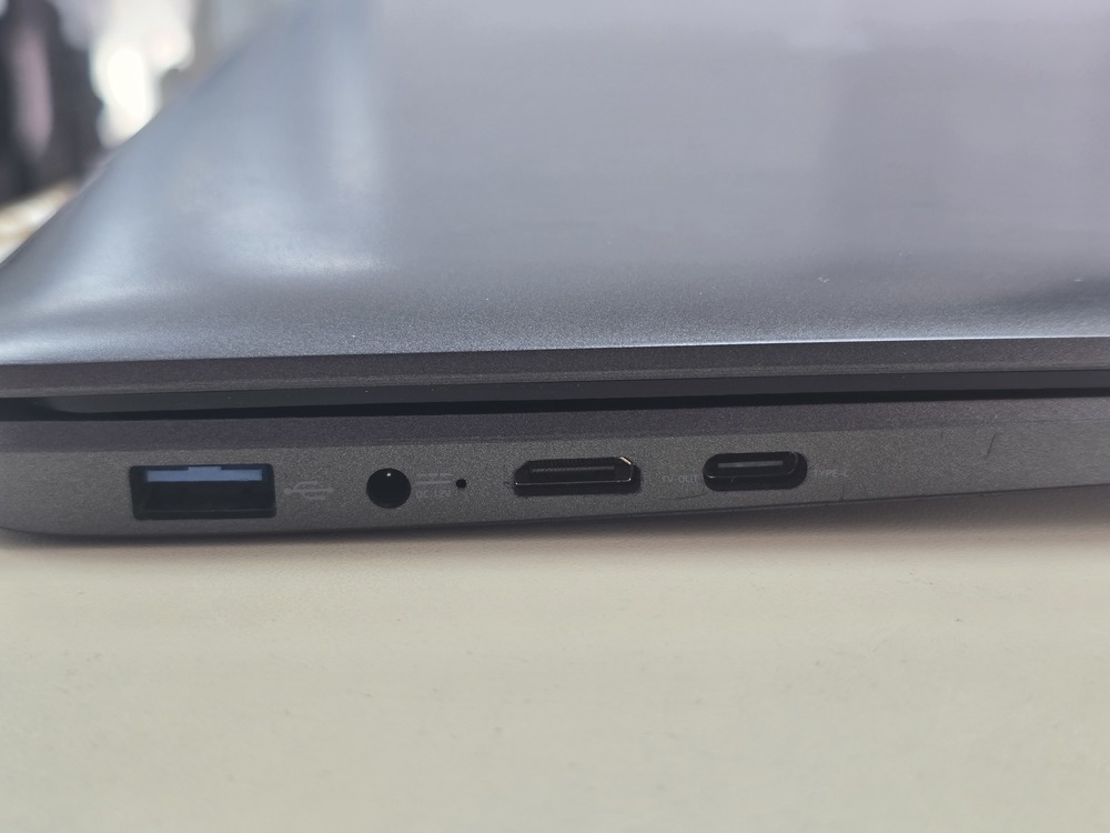 Ноутбук DIGMA; Pentium J3710, AMD Graphics, 4 Гб, 120 Гб, Нет