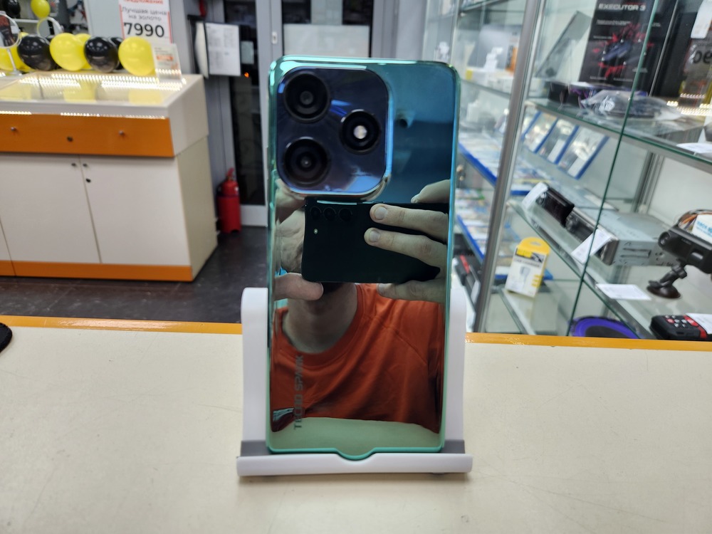 Смартфон Tecno SPARK 10C 4/64